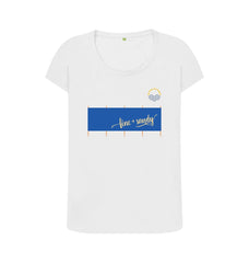 White Fine and Sandy Windbreak Women's Organic Cotton T-shirt